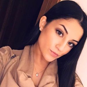 Meet your Posher, Jacqueline